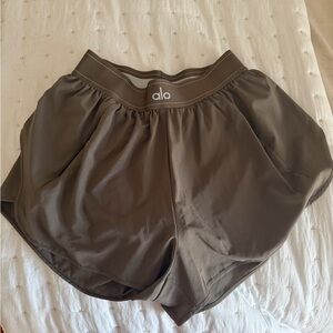 ALO Yoga Women's Olive Tree Athletic Shorts